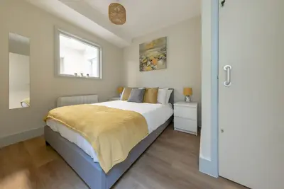 Image de Hereford City Centre – Apartment 3: Stylish 1-Bed in City Centre, Sleeps 4