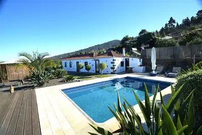 Image de House with private pool, sea views and Wi-Fi in Tijarafe, La Palma
