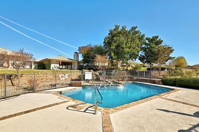 Image de Stunning Townhome in Horseshoe Bay with Hot Tub