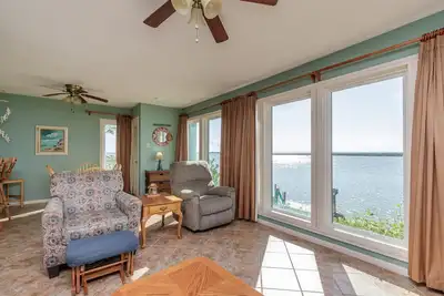 Image de Waterfront Bliss with Stunning Laguna Madre Views