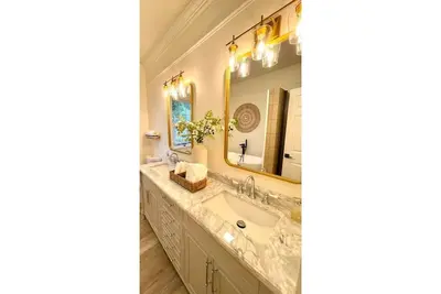 Image de Country Home on 7 acres with Pool & Pond