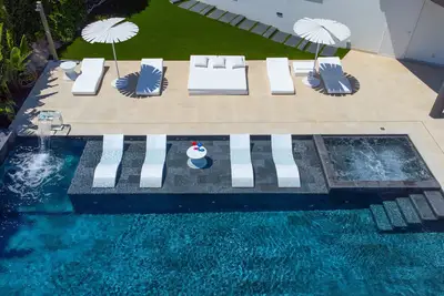 Image de Villa 'Infinity Barcelona' avec vue sur mer, Wi-Fi et climatisation
