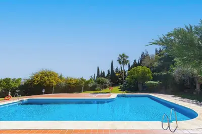 Image de Maison de vacances 'Casa Buda' avec piscine partagée, Wi-Fi et climatisation.