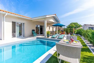 Image de Belle Villa Ă 500 m du lac avec piscine et climatisation