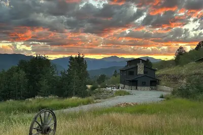 Image de Off Grid Mountain Retreat w/ Amazing Views