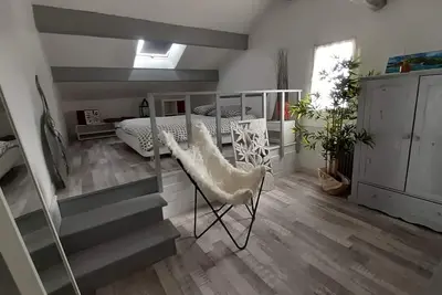 Image de Studio équipé avec accès piscine