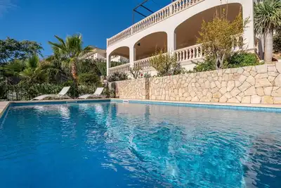 Image de Maison de vacances Bendinat pour 1 - 8 personnes avec 4 chambres à coucher - Maison de vacances
