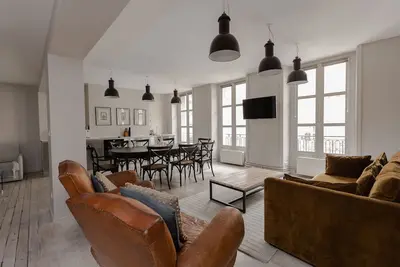 Image de Saint-Honoré Luxurious 2 Bedroom/ 2 bath