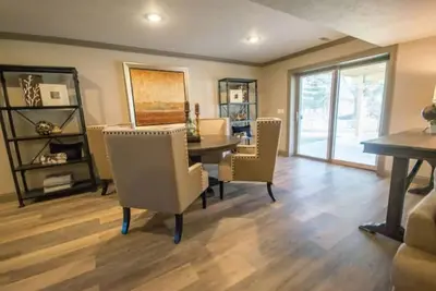 Image de Modern Spacious 4 Bdrm 3. 5 bath