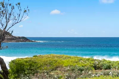 Image de Surfside on Mollymook Beach - Golden sands and crystal clear waters at your back door