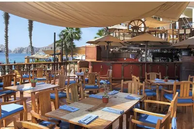 Image de Located on the pristine medano beach