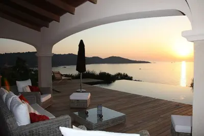 Image de Villa de prestige avec vue mer panoramique, pour des vacances inoubliables