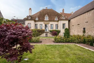Image de Maison La Cote D’Or - Six Chambres Villa, Couchages 12