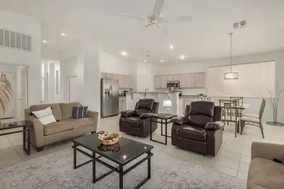 Image de 55+ Mountain Brook Village Golf and Mountain Views.