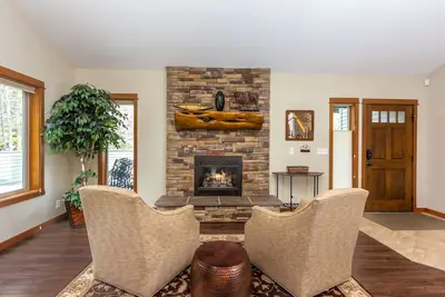 Image de Big Leaf 7: 3br/3ba, Private Hot Tub, A/C, 6 Bikes, Sleeps 8