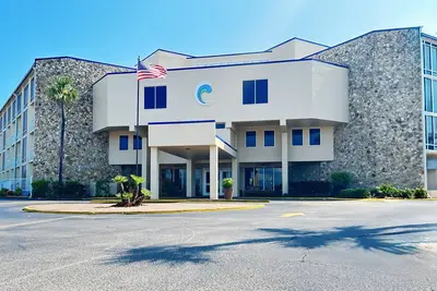 Image de Ocean Front Resort w/ Beachfront Pool & Beach Access - 1 Bedroom Unit