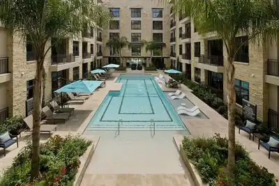 Image de Centrally located 1 bedroom condo in Galleria