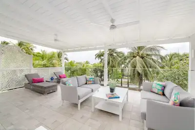 Image de Cassia Heights 29 in St James by Personal Villas - Sophisticated Villa