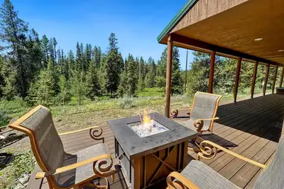 Image de West McCall Cabin with Hot Tub