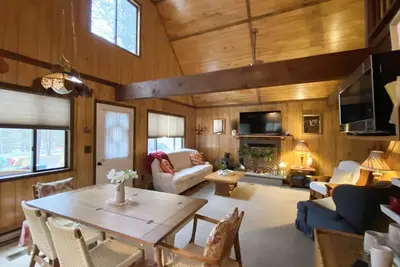 Image de Bali's Cottage-Cozy Chalet in Wle-Wallenpaupack Lake Estates-Walk to Pool