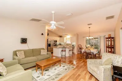 Image de 3 Br in The Villages free activity May -Oct with Gas golf cart. near squares