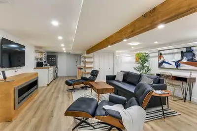 Image de Jersey City Vacation Rental Near Light Rail!