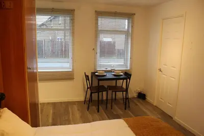 Image de Modern studio apartment with parking