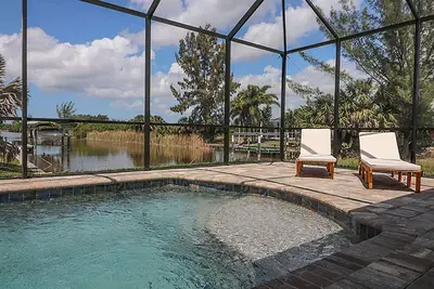 Image de Luxury Contemporary Style House on Charlotte Harbor Area, Charlotte County House 5843