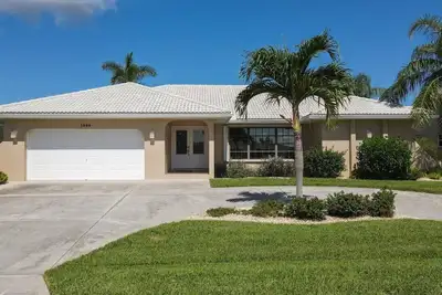 Image de Luxury Contemporary Style House on Charlotte Harbor Area, Charlotte County House 5851