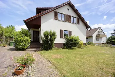 Image de Appartement de vacances \"Sonnenbühl\" avec vue sur le lac, balcon privé et Wi-Fi.