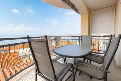 Image de Appartement de quatre chambres avec la terrasse et la vue sur le mer Klenovica, Novi Vinodolski (A-20556-a)