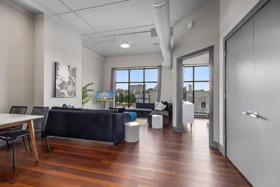 Image de Modern Luxury, 1 bedroom in Downtown Muskegon- Leonard Luxury Apartments