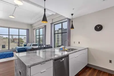 Image de Modern Luxury in Downtown Muskegon - The Leonard Building