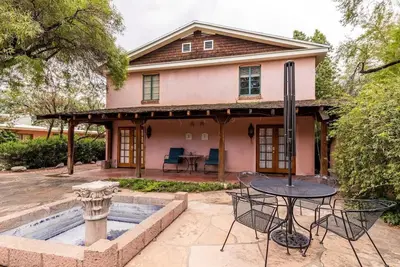 Image de Golden 4br – UofA & Dt Stay, Your Spring Retreat!