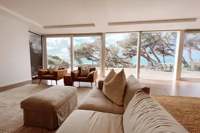 Image de The Cove Beach Front Luxury House