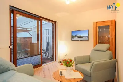 Image de Heller Bungalow mit Terrasse und Garten