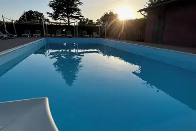 Image de Maison précieuse vue en côte toscane. Accueille embrasse fait se sentir chez soi