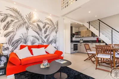 Image de Appartement duplex en bord de mer avec terrasse, balcon, wifi et proche du port de plaisance