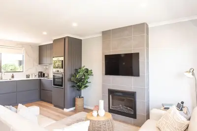 Image de Lakeside Breeze - 1/58 Townsend Street
