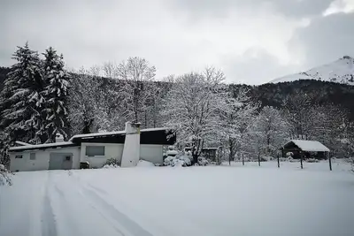 Image de Maison d'architecte avec jardin clôturé 2500m2