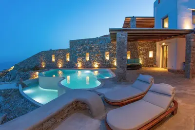 Image de Maison de vacances 'Amalthia Suite Private Pool' avec vue sur la mer, Wi-Fi et climatisation.