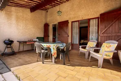 Image de Appartement Lei Jas avec terrasse et jardin privés.