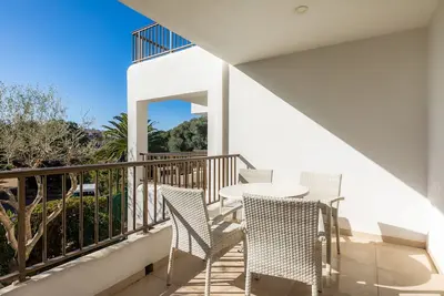 Image de Appartement 'Aquamarina 5' avec piscine partagée, Wi-Fi et climatisation.