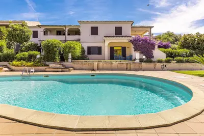 Image de Charmante maison de vacances \"Sa Pedra Romantica\" avec jardin, terrasse et piscine