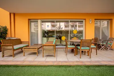 Image de Appartement '3 Pièces Avec Jardin Privatif' avec Terrasse Privée et Climatisation