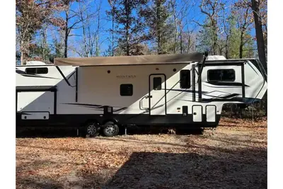 Image de Mobile Getaway, \"Up North\", Luxury Camping;
