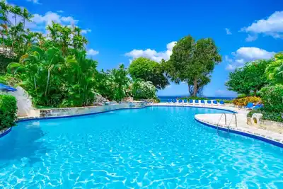 Image de Secret Garden in St James by Personal Villas - Private Plunge and Communal Pool