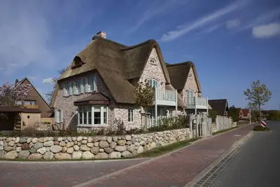 Image de Traumhafter Urlaub Unter Reet - Reethus \"de Tweeling\" Apartment Og