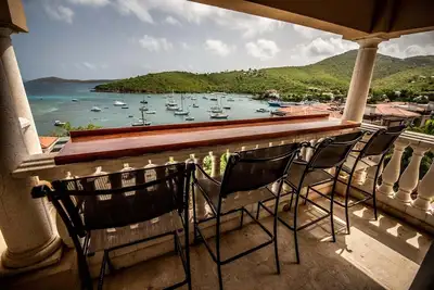 Image de Happy Does- 1 Br Grande Bay Unit with Stunning Views of Cruz Bay! Walk to town!