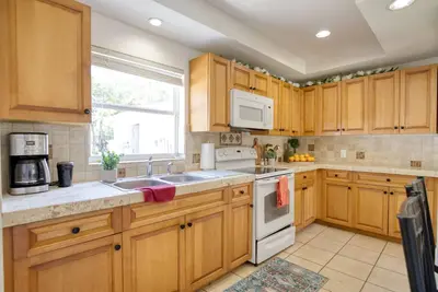 Image de Beach-Themed Cozy Cottage Close to Downtown, Beaches, Pinecraft & Legacy Trail!